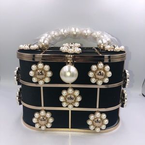 SUPER UNIQUE Pearl & Gold Purse